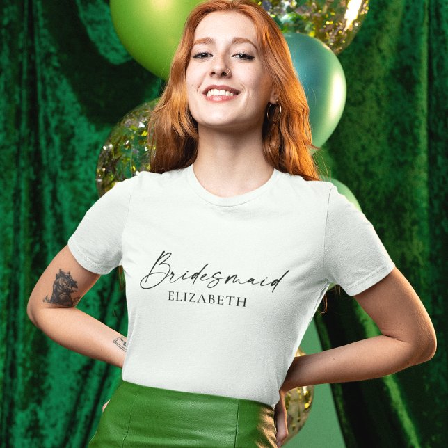 Camiseta Nome da Bridesmaid de Tinta Mínima Moderna de Cali (Customize to change your personalized text size or text style. Many colors of shirts to choose from.)
