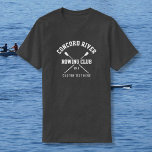 Camiseta Nome da Equipe de Oars de Logotipo de Tripulação P<br><div class="desc">t-shirt personalizada da Tripulação com remos cruzados e o seu texto personalizado. Adicione o nome do clube, ano, texto personalizado (nome do treinador, nome do remetente, evento, etc.) Faz um final de temporada cuidadoso, o presente do treinador ou a arrecadação de fundos da equipe. Veja nossos outros presentes personalizados da...</div>