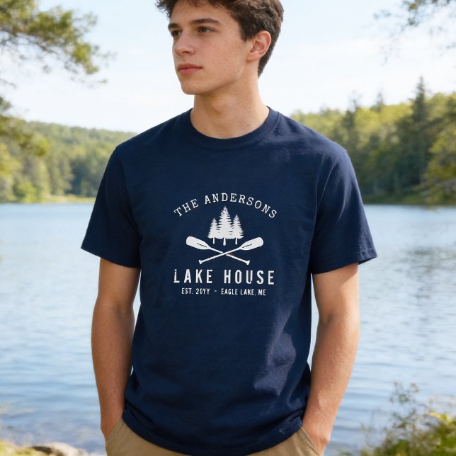 Camiseta Nome da Família Rustic Lake House Boat Oars Trees (Criador carregado)