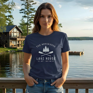 Camiseta Nome da Família Rustic Lake House Boat Oars Trees
