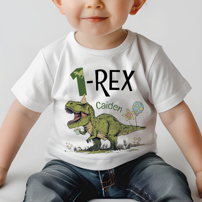 Camiseta Nome da Parte do Tema do Dinossauro Cudo Dinossaur (Cute 1-Rex cartoon dinosaur boy's first birthday party t-shirt with kids name, T-Rex, Jurassic green)