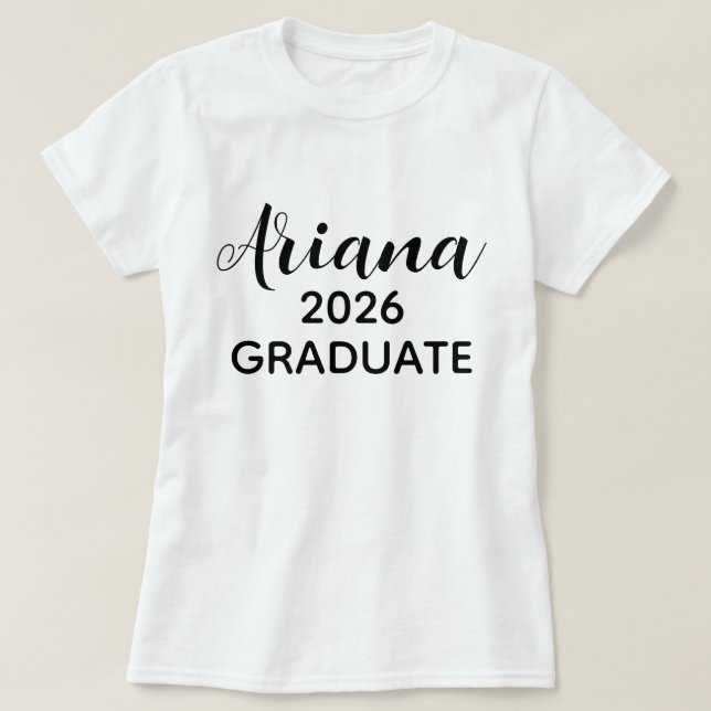 Camiseta Nome de Graduado 2026 Preto e Branco em Letra Mode (Frente do Design)