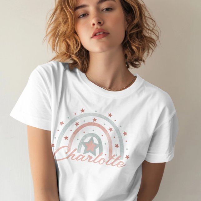 Camiseta Nome Personalizado Boho Rainbow (Personalized Name Boho Rainbow T-Shirt from Ricaso. Pink and green with your own name added)