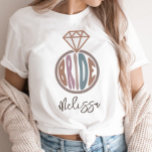 Camiseta Nome Personalizado do Chá de panela Brito<br><div class="desc">Camiseta Personalizada do Nome do Chá de panela Bride. Nosso design Personalizado do Chá de panela Bride vai adicionar um pouco de diversão ao seu chá de panela. Combinado com nossas camisas de "Babe" e a opção de nome adicional fará você se destacar no dia especial com seus entes queridos!...</div>