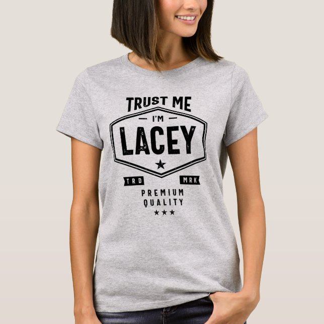 Camiseta Nome Personalizado Lacey Presente de Aniversário (Frente)