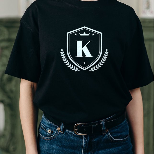 Camiseta Nome próprio monograma Crachá inicial Laurel Wreat (Criador carregado)