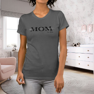 Camiseta Nomes dos filhos da mamãe Ano Est Tipografia Famíl