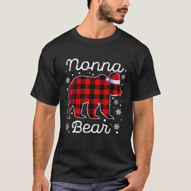 Camiseta Nonna Bear Natal Pijamas Vermelhas Xadrez Buffalo  (Frente)