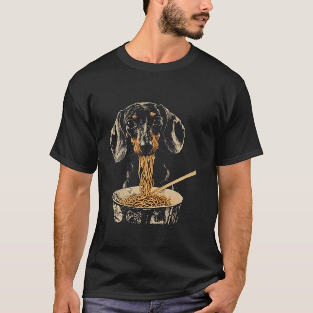 Camiseta Noodle de alimentação de cães de galinha (Frente)