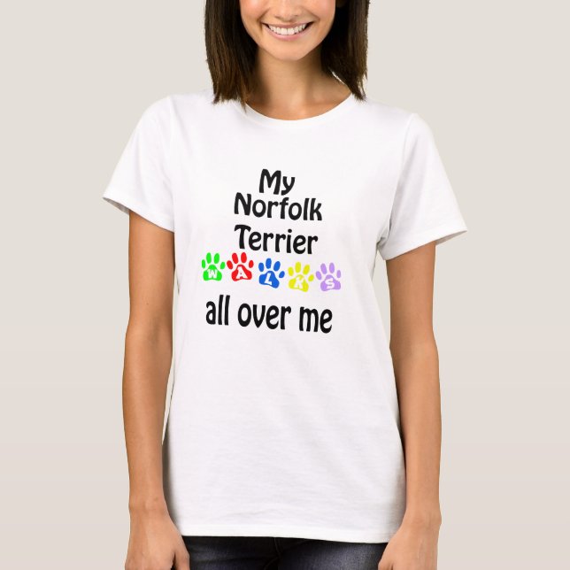 Camiseta Norfolk Terrier Walks Design (Frente)