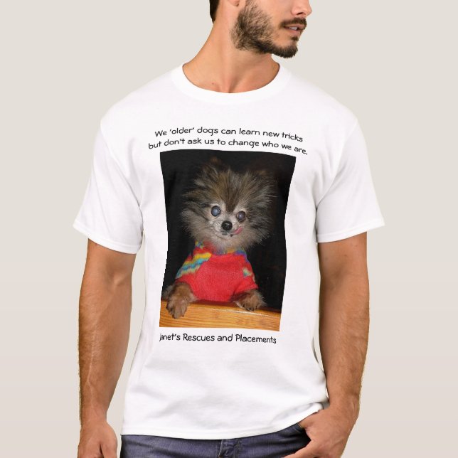 Camiseta Nós cães mais velhos, por Sarie (Frente)