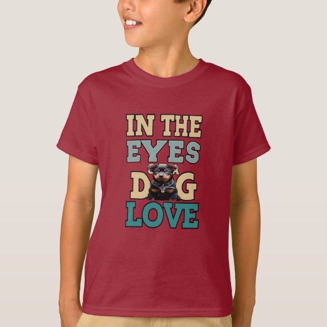 Camiseta Nos Olhos Do Amor Do Cachorro (Frente)
