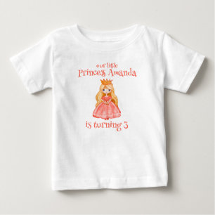 Camiseta Nossa Menina está fazendo três convidados de honra