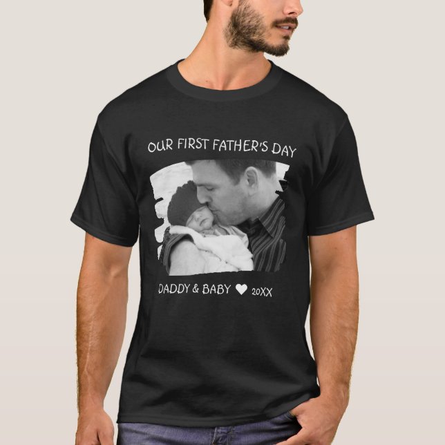 Camiseta Nossa primeira foto do bebê do Novo papai preto (Frente)