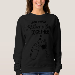 Camiseta Nosso Primeiro Dia de as mães Junto Da Garrafa Mãe