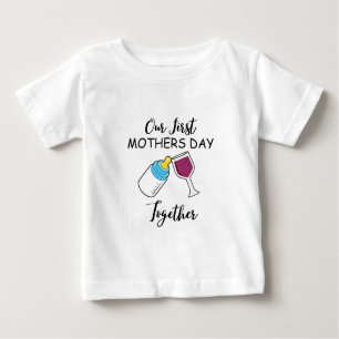 Camiseta Nosso Primeiro Dia de as mães Juntos, Correspondên
