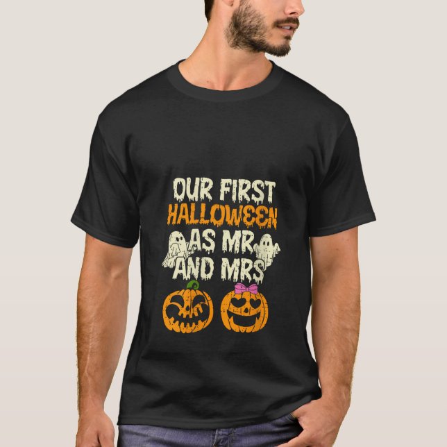 Camiseta Nosso Primeiro Halloween Como Sr. E Sra. Casais Ca (Frente)