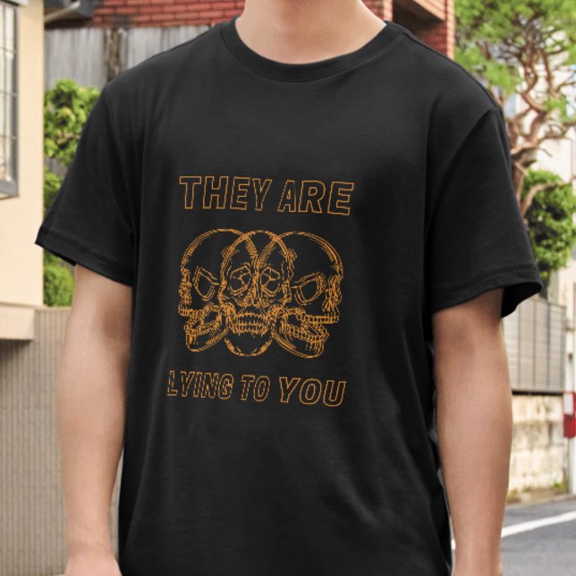 Camiseta Notícias falsas contra a guerra (Criador carregado)