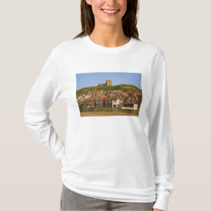 Camiseta Nova habitação e igreja de St Margarets, Whitby,