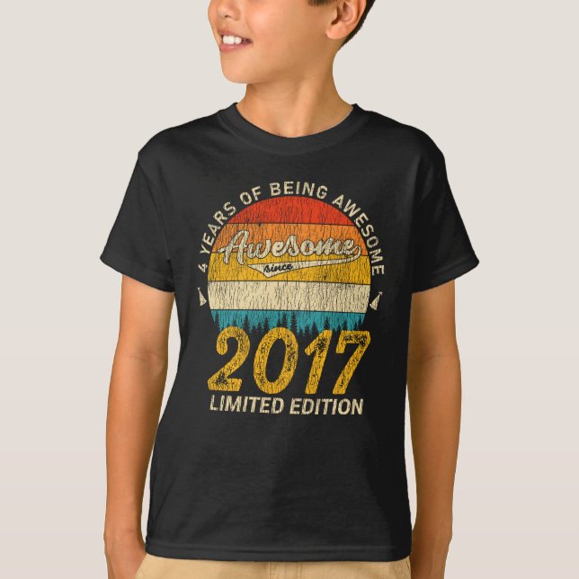 Camiseta Nove Anos de Idade Retrorna Incrível Nove Presente (Frente)
