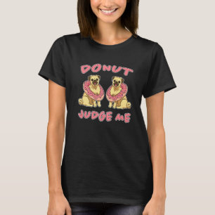 Camiseta Nozes Douradas Dizendo Cachorros Doce Nozes