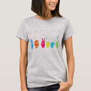 Camiseta Num mundo onde você pode ser qualquer coisa, seja