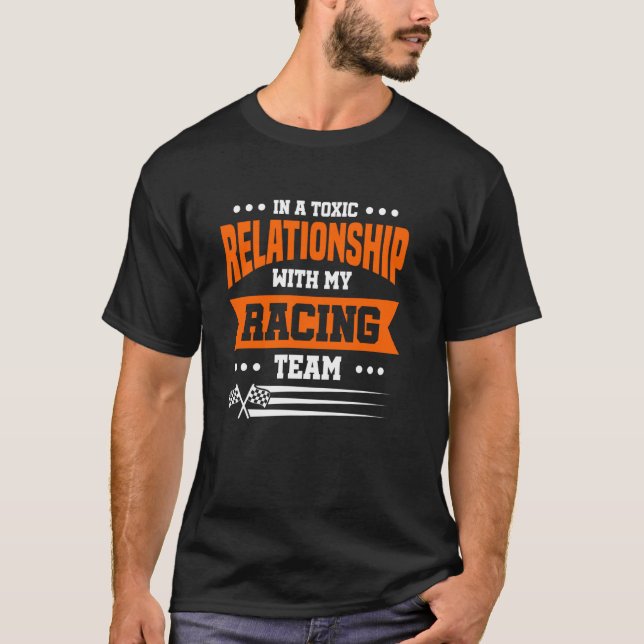 Camiseta Num Relacionamento Tóxico Com Minha Equipe de Corr (Frente)