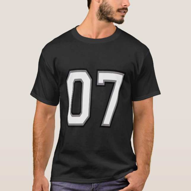 Camiseta Número 07 07 Em Branco Negro E Cinzas (Frente)