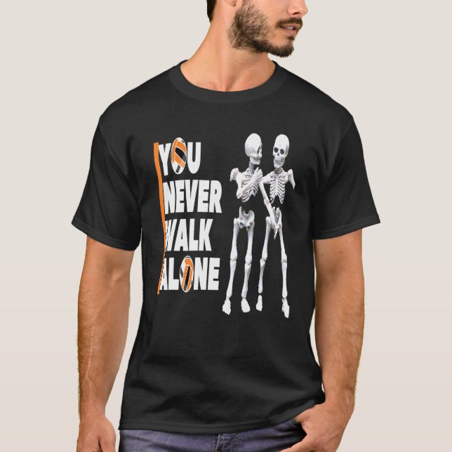 Camiseta Nunca Andas Sozinha Com O Halloween (Frente)