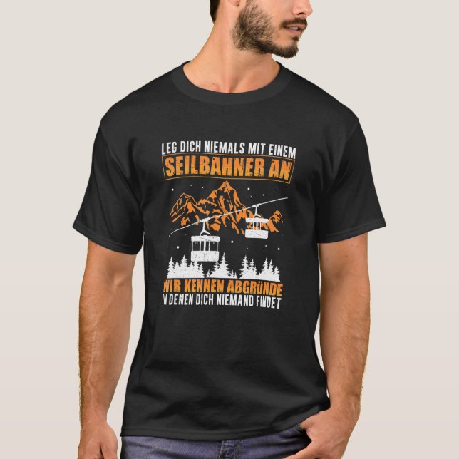 Camiseta Nunca Executar Com Um Carro A Cabo Na Linha De Mon (Frente)