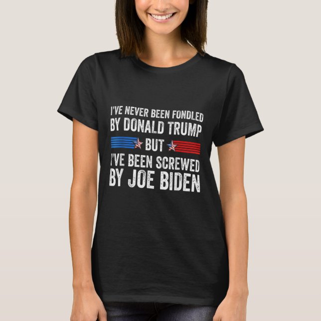 Camiseta Nunca Foi Conseguido Por Donald Trump Mas Fodido P (Frente)