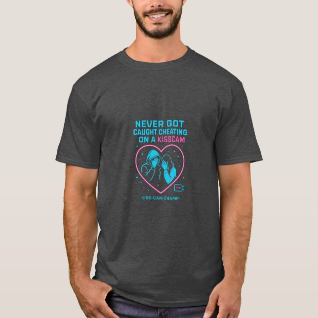 Camiseta Nunca Fui Pego Traindo no KissCam Neon Arte (Frente)