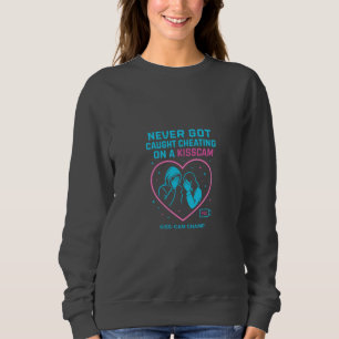 Camiseta Nunca Fui Pego Traindo no KissCam Neon Arte