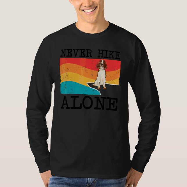 Camiseta Nunca Hike Sozinho Gráfico Welsh Springer Spaniel  (Frente)