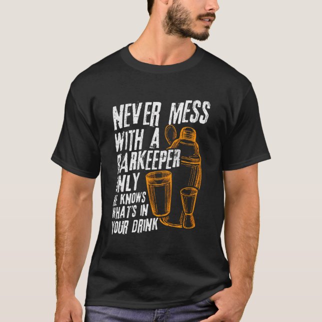 Camiseta Nunca Mal Com Um Guardião Só Ele Conhece O Seu Dri (Frente)