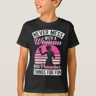 Camiseta Nunca Mal Com Uma Mulher Que Põe As Coisas Por Div