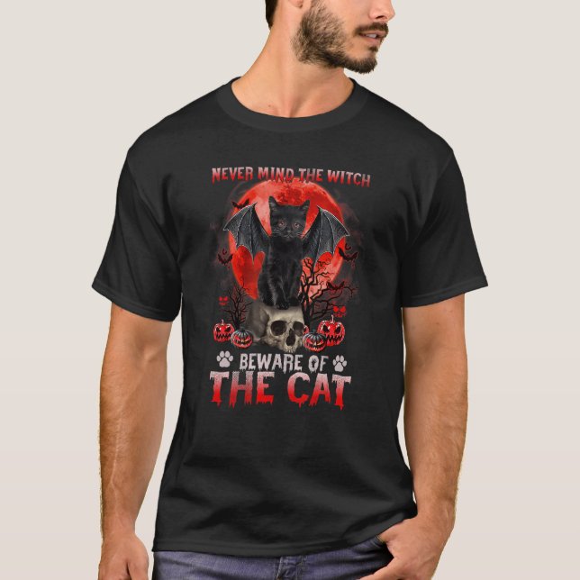 Camiseta Nunca Mind A Bruxa Cuidado Com O Gato Feliz Hallo (Frente)