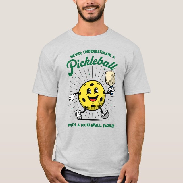 Camiseta Nunca Subestimar - PICKLEBALL MASCOT (Frente)