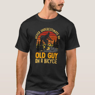 Camiseta Nunca Subestimar Uma Cara Antiga Em Uma Vintag Bic