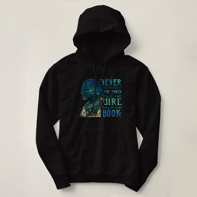 Camiseta Nunca Subestime O Poder De Uma Garota Com Um Boo (Frente do Design)