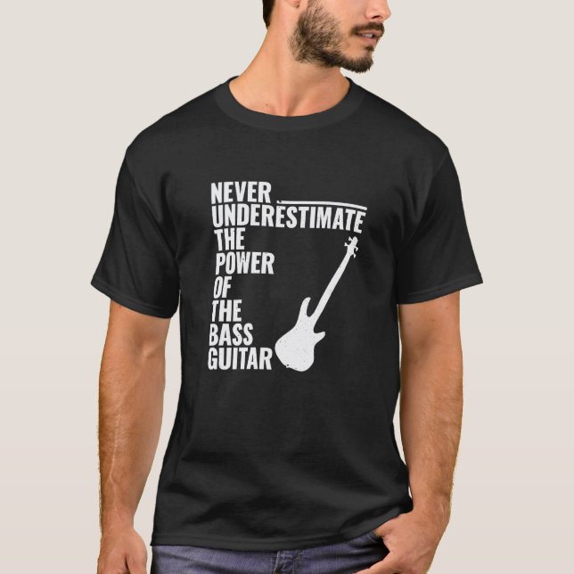 Camiseta NUNCA SUBESTIME O PODER DO Baixo Bassi (Frente)