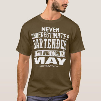 Camiseta Nunca Subestime Um Barman Que Era Nascer Em Mães