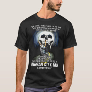 Camiseta Nunca subestime um homem MS da CIDADE MORGAN