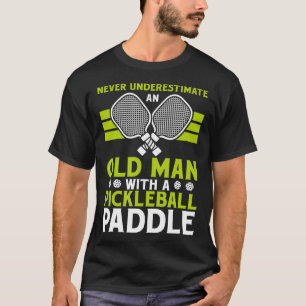 Camiseta Nunca Subestime um Homem Velho Com um P