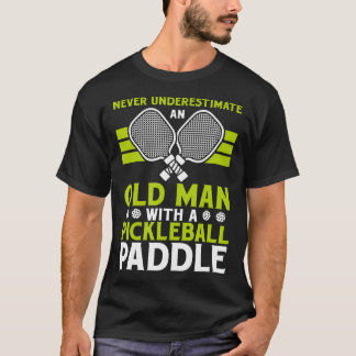 Camiseta Nunca Subestime um Homem Velho Com um P