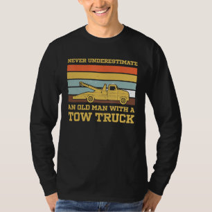 Camiseta Nunca Subestime Um Homem Velho Com Um Reboque