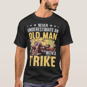 Camiseta Nunca Subestime um Homem Velho Com Uma Trike - Tri