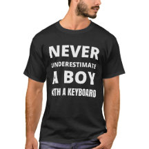 Nunca subestime um menino com um teclado