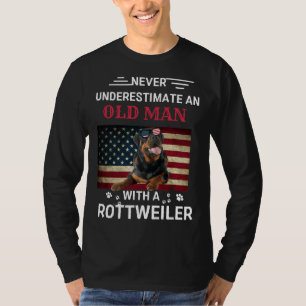 Camiseta Nunca Subestime Um Velho Com Um Rottweiler