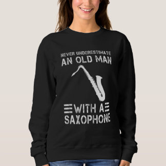 Camiseta Nunca subestime um Velho com um Saxofone